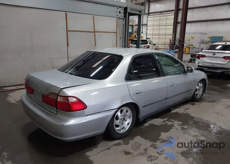 2000 Honda Accord 2.3 Lx z USA, uszkodzony, nr VIN JHMCG5545YC040830